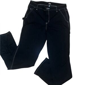 Dickies Black cargo jeans
Size 27R women